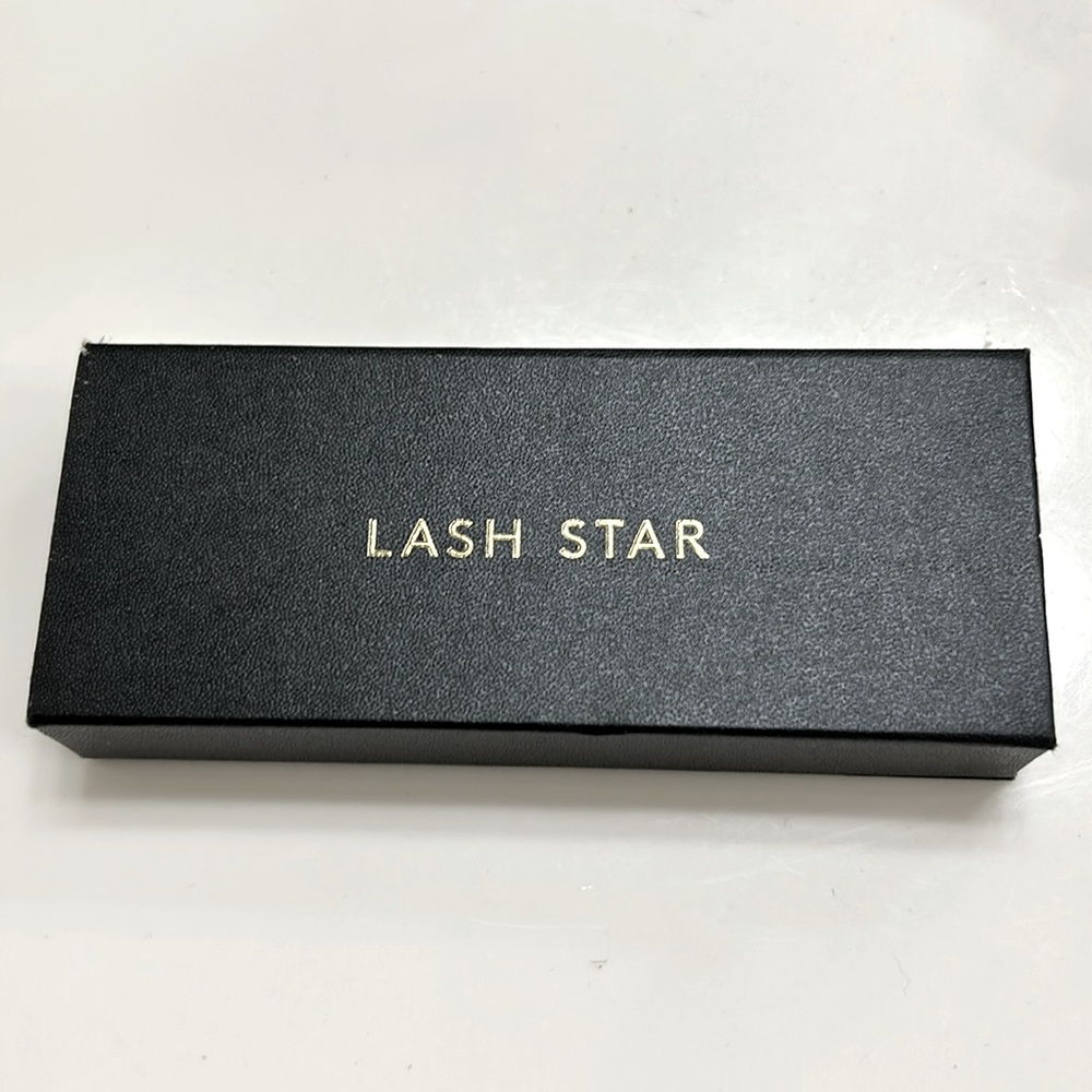 🆕 Lash Star
Visionary Lashes 002